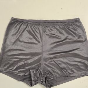 Vassarette Boysorts NWOT